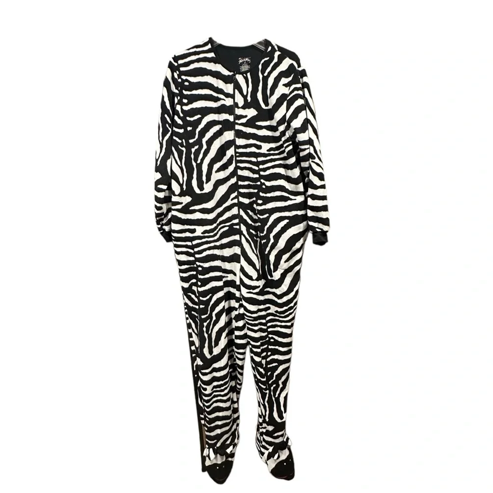 Old stock XL Nick &‎ Nora footed fleece zebra pjs